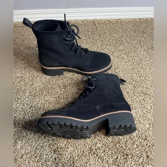 Suede Hush Puppy Black women’s lace up ankle boots in size 6 - Picture 2 of 8